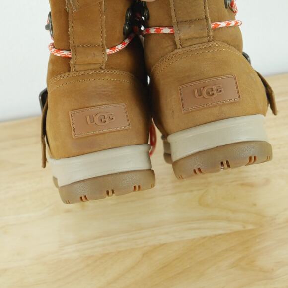 Ugg Size 7 Boots Cold Weather Hiker Gorpcore Utility Shearling Brown Preppy Boho - Picture 14 of 16